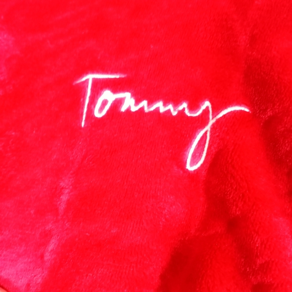 Tommy Hilfiger Plush Knee Length Robe Velour Red Size L/XL - Picture 3 of 4